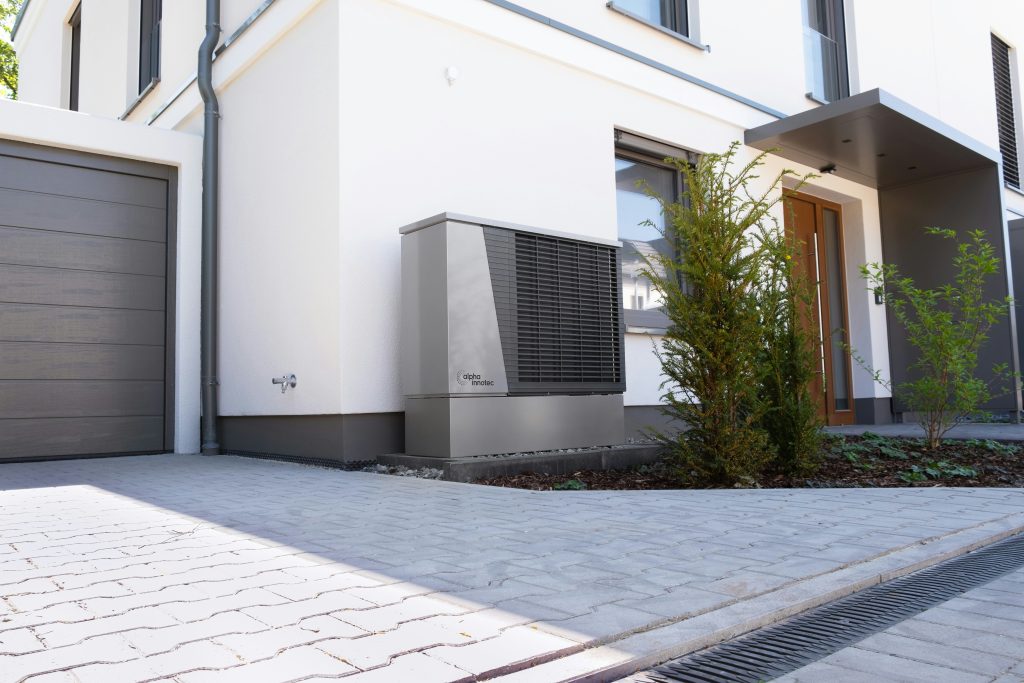 Wärmepumpe im Altbau: Funktioniert das auch bei Minusgraden? 1 Wärmepumpe Förderung 2026 Deutschland - ThermaGrant